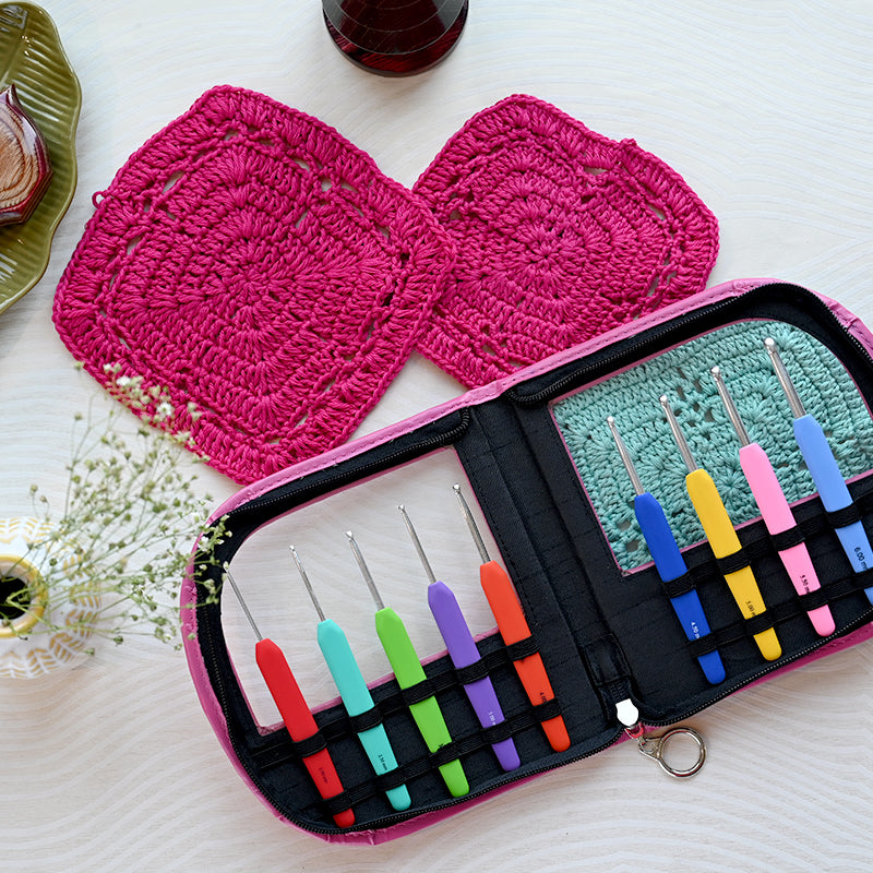 Make a crochet hook case with Anna Nikipirowicz