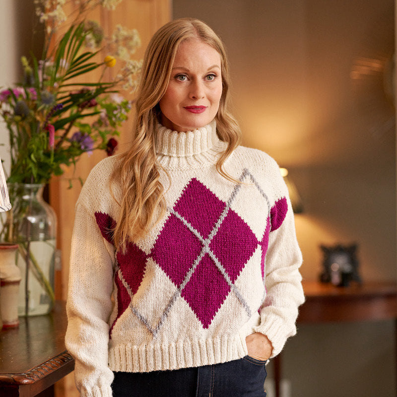 WYS ColourLab Aran - Life & Style Pattern Book