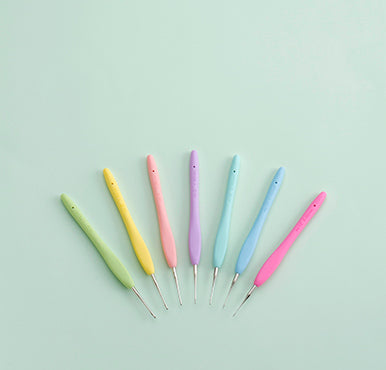 Clover Amour Steel Crochet Hooks - valleywools