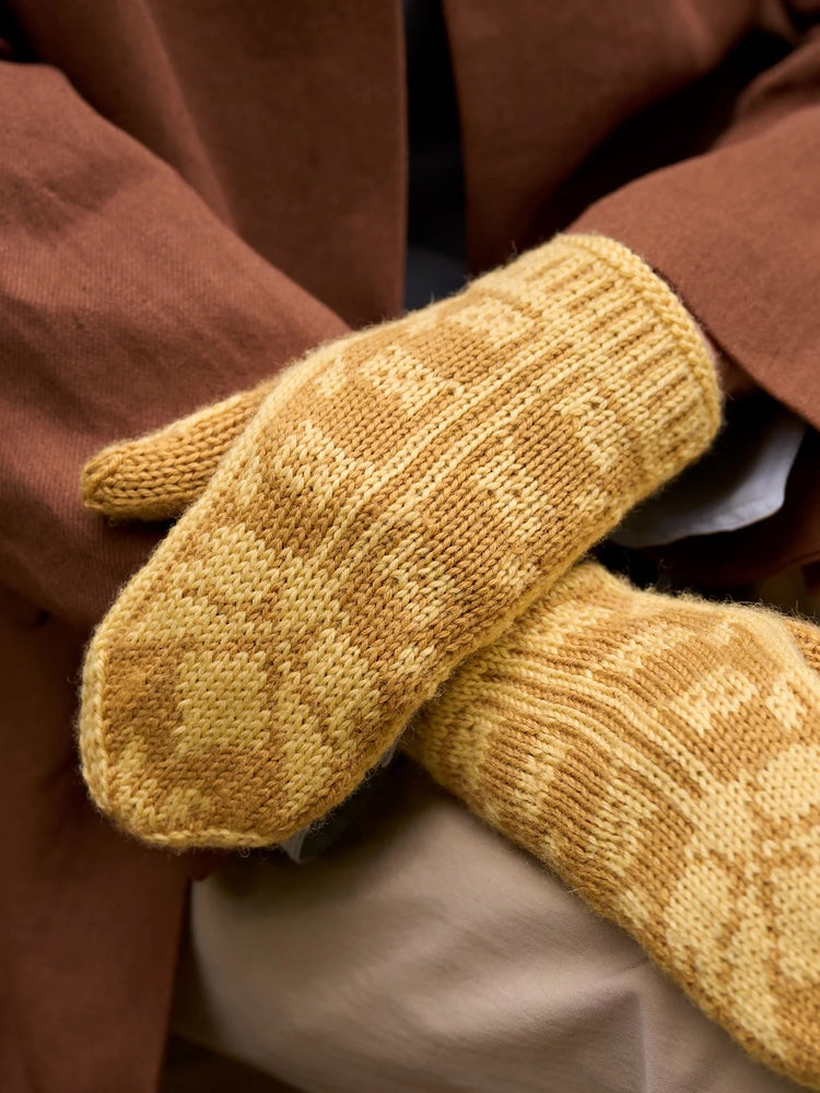WYS Morris DK Arcadia Beret and Mittens Kit