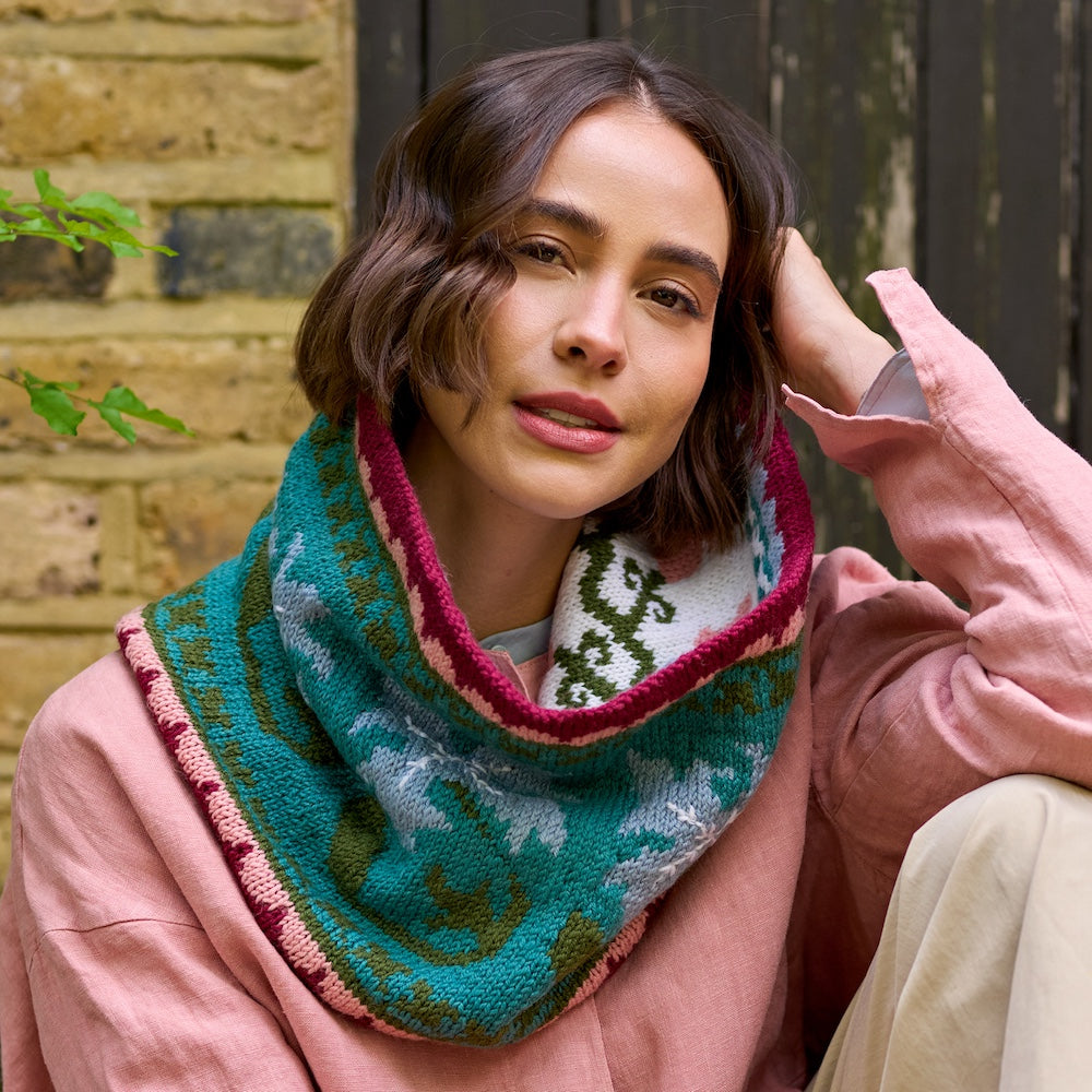 West Yorkshire Spinners Golden Lily Reversible Cowl Kit