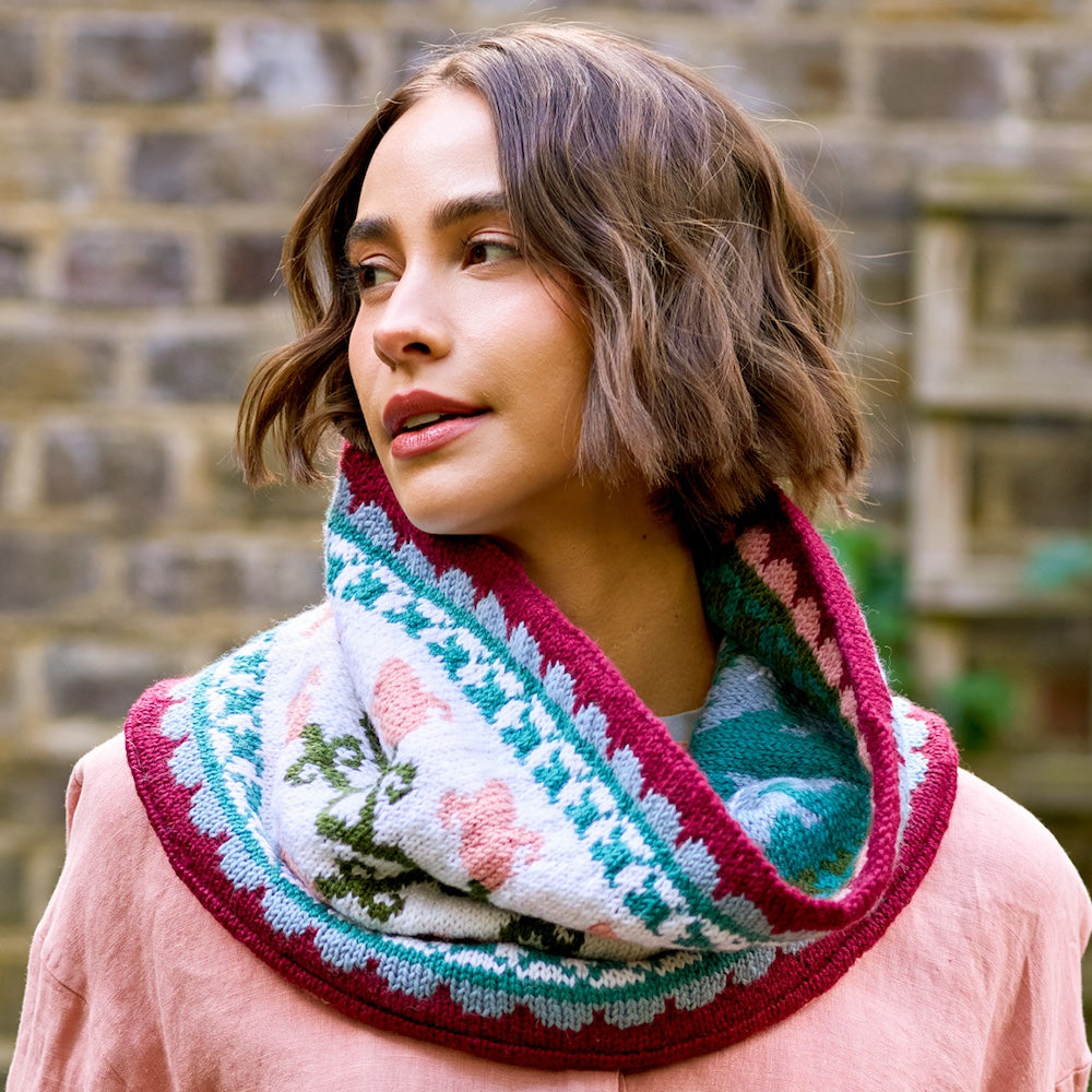 West Yorkshire Spinners Golden Lily Reversible Cowl Kit