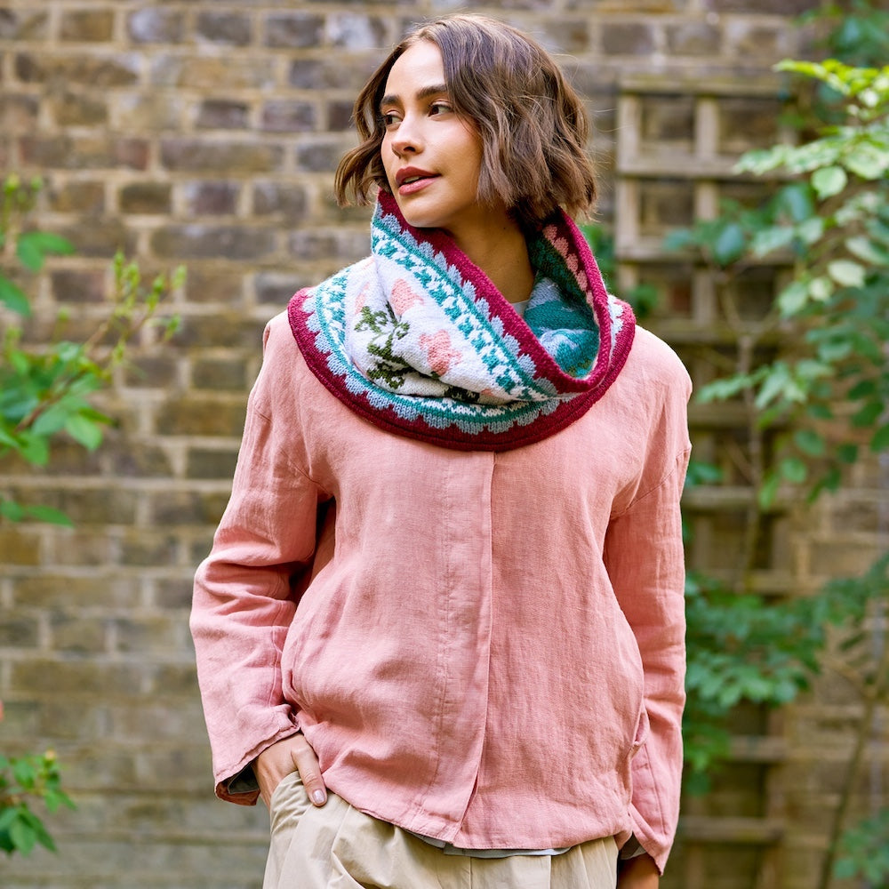 West Yorkshire Spinners Golden Lily Reversible Cowl Kit
