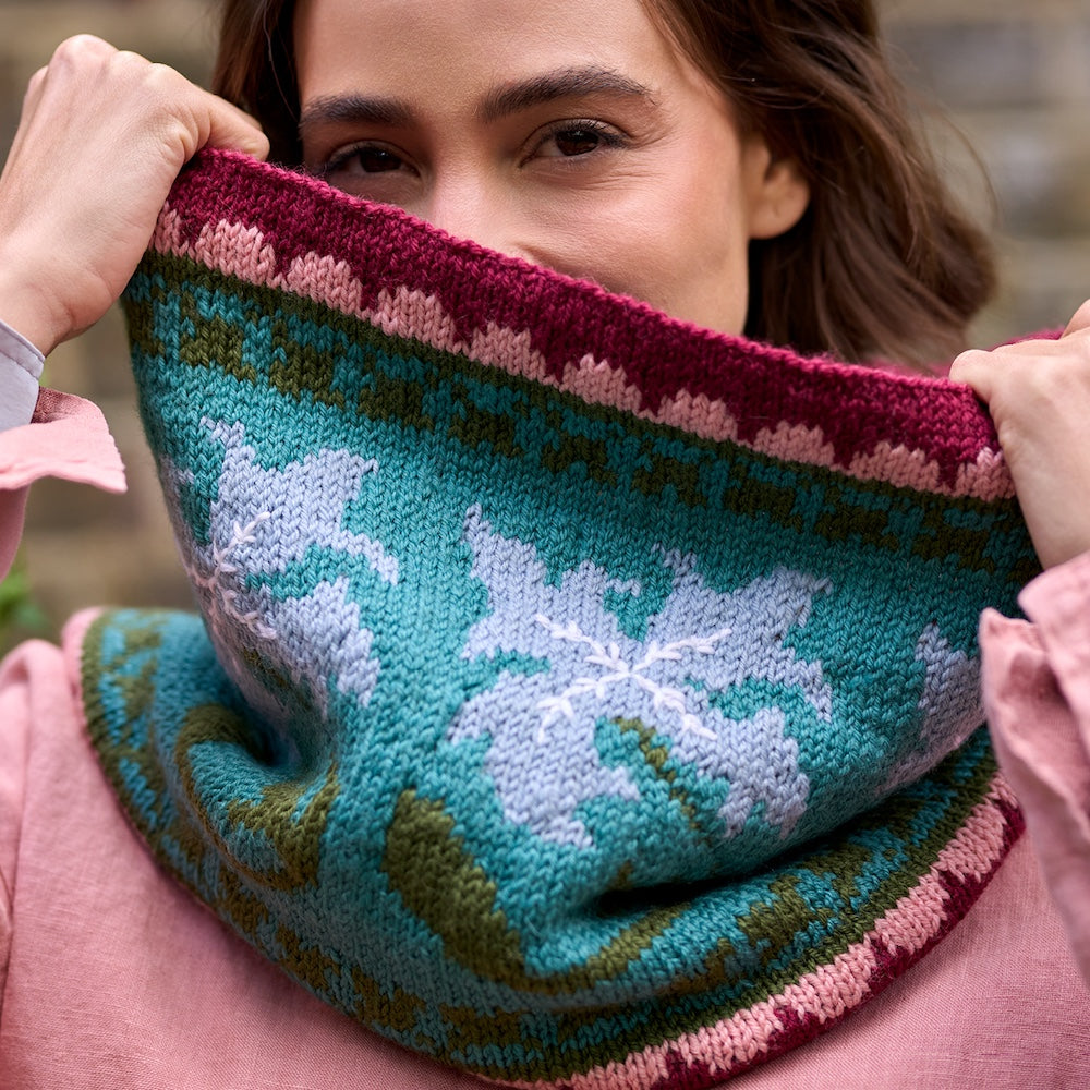 West Yorkshire Spinners Golden Lily Reversible Cowl Kit