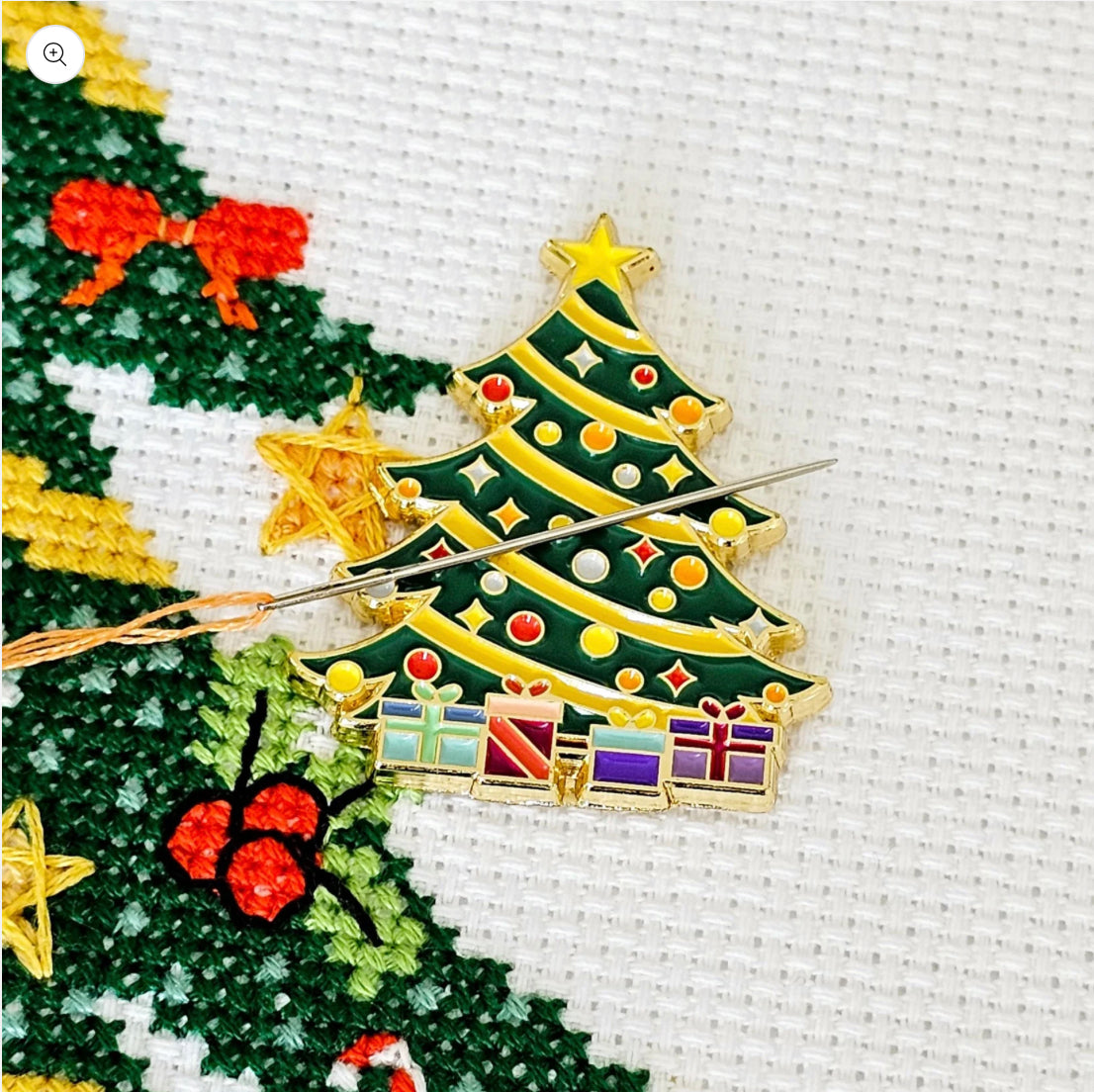 Meloca Designs Christmas Tree Needle Minder